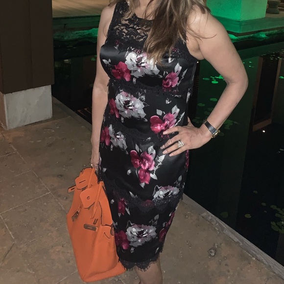 White House Black Market black dress w black lace - Picture 8 of 8